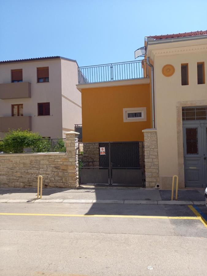 Oskar Amphitheater Apartments And Rooms With Free Parking Pula Exterior photo
