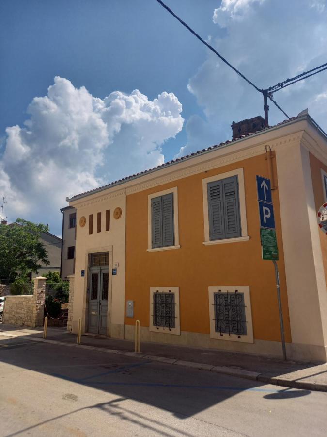 Oskar Amphitheater Apartments And Rooms With Free Parking Pula Exterior photo