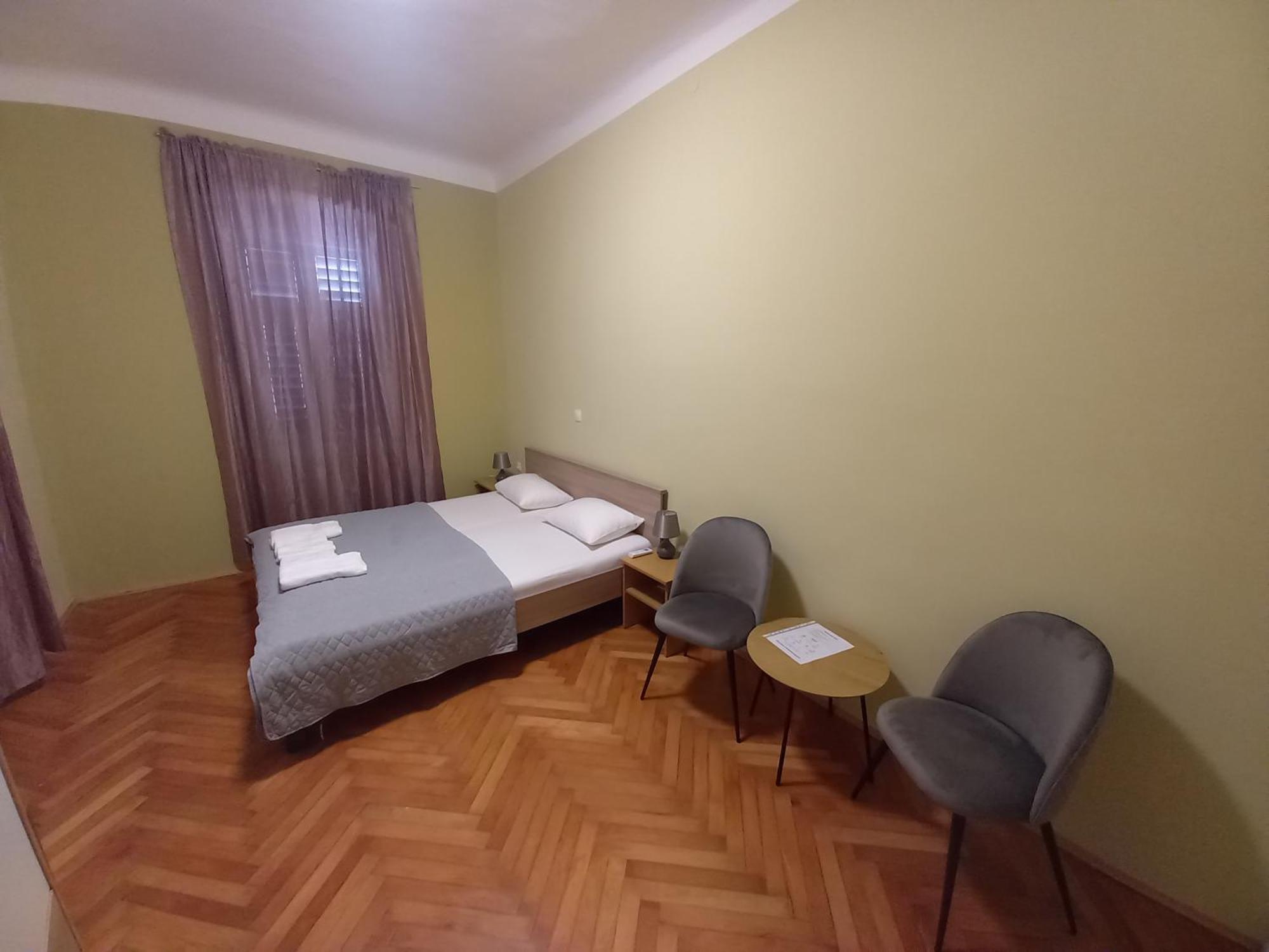 Oskar Amphitheater Apartments And Rooms With Free Parking Pula Room photo