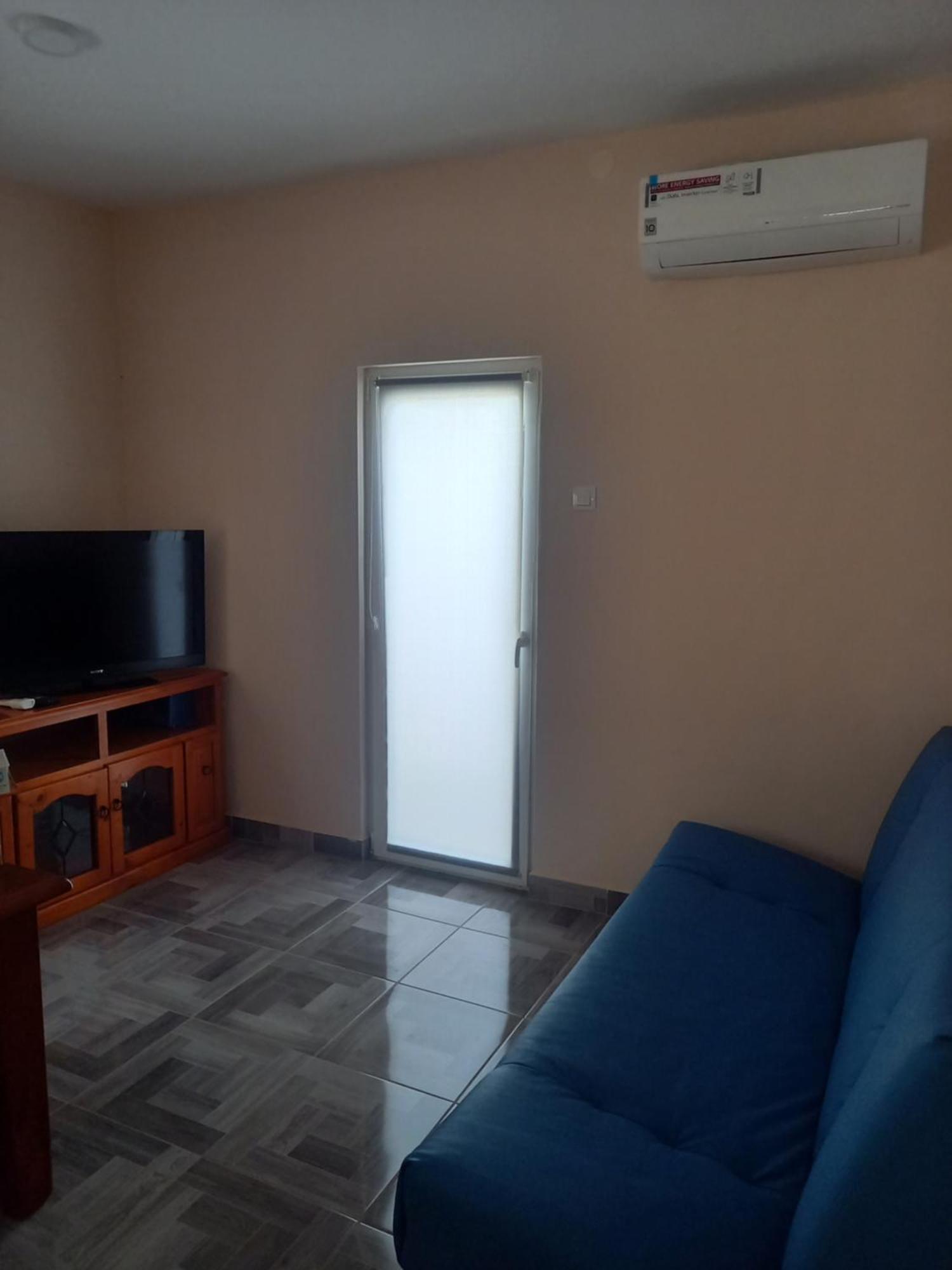 Oskar Amphitheater Apartments And Rooms With Free Parking Pula Room photo