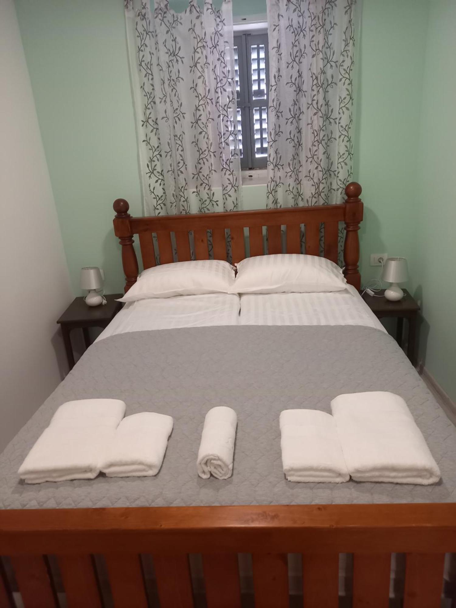Oskar Amphitheater Apartments And Rooms With Free Parking Pula Room photo