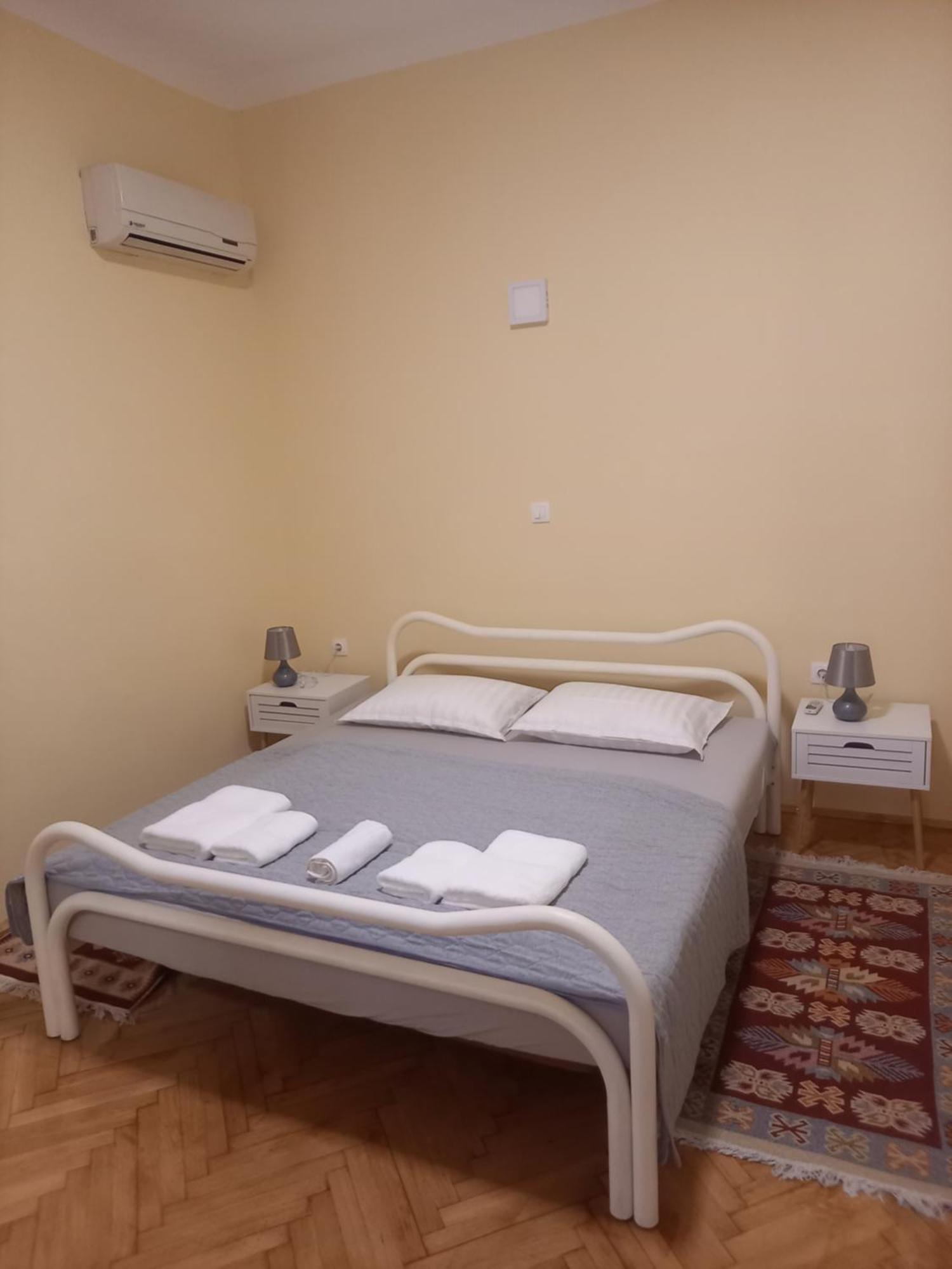 Oskar Amphitheater Apartments And Rooms With Free Parking Pula Room photo